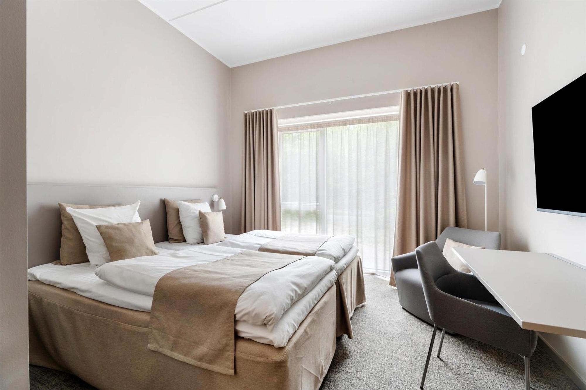 Western Hotel 4*